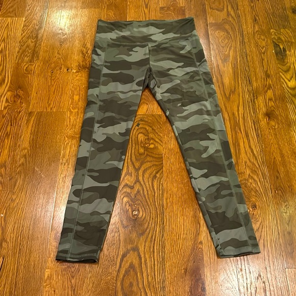 wild fable Pants - Wild Fable, Young Adult Women’s Camo Leggings with side pockets